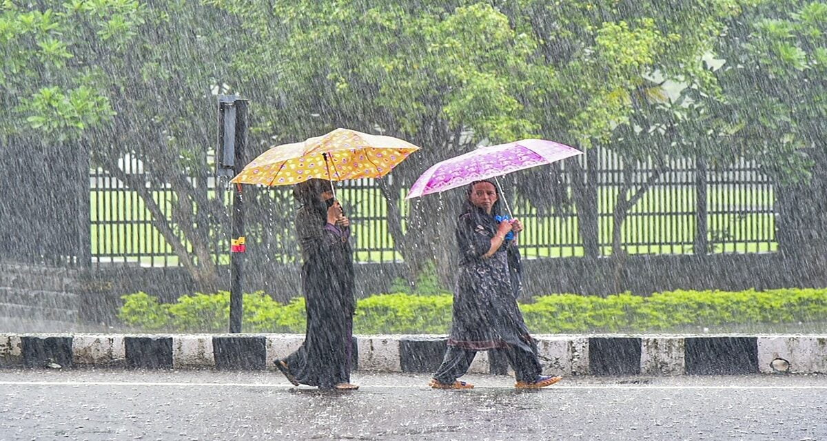 देश के इन राज्यों में आफत बनकर बरस रही बारिश, IMD ने महाराष्ट्र में जारी किया रेड अलर्ट