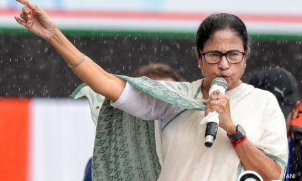 नीति आयोग को खत्म कर योजना आयोग को बहाल करना चाहिए: ममता बनर्जी