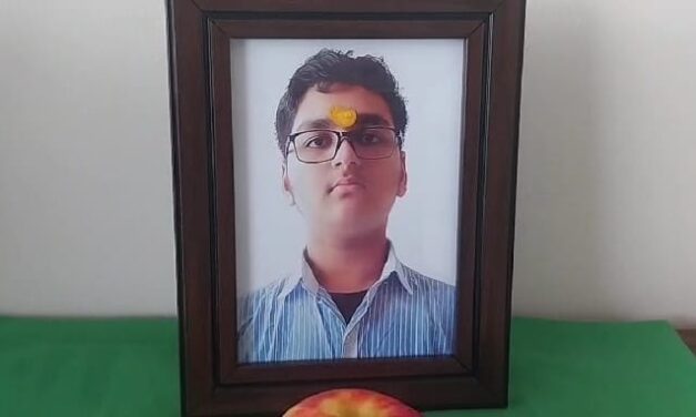 सुसाइड नोट में लिखा 'लॉग ऑफ' और 14वीं मंजिल से कूदा 16 साल का युवक