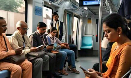 Delhi Metro में महिलाओं का जेबकतरा गैंग… शातिर अंदाज में पलक झपकते ही उड़ा देती थीं कैश
