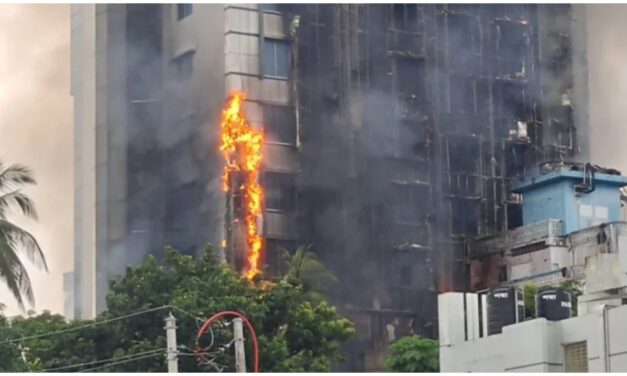 Live: ढाका में अवामी लीग नेता के होटल पर हमला कर 8 को जिंदा जलाया, भीड़ की तालिबानी बर्बरता