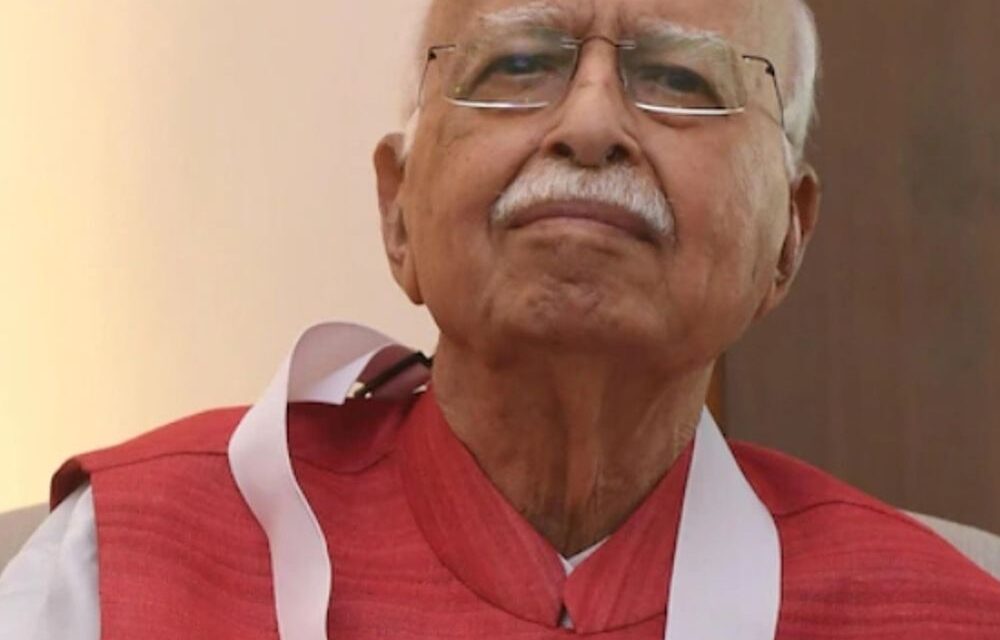 लालकृष्ण आडवाणी अपोलो अस्पताल में भर्ती:डेढ़ महीने में तीसरी बार तबीयत बिगड़ी; न्यूरोलॉजिस्ट की निगरानी में इलाज हो रहा