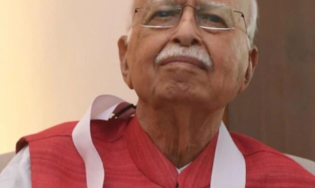 लालकृष्ण आडवाणी अपोलो अस्पताल में भर्ती:डेढ़ महीने में तीसरी बार तबीयत बिगड़ी; न्यूरोलॉजिस्ट की निगरानी में इलाज हो रहा