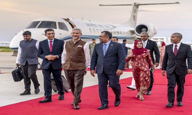 तीन दिवसीय यात्रा पर मालदीव पहुंचे एस. जयशंकर, अपने समकक्ष मूसा जमीर से की मुलाकात