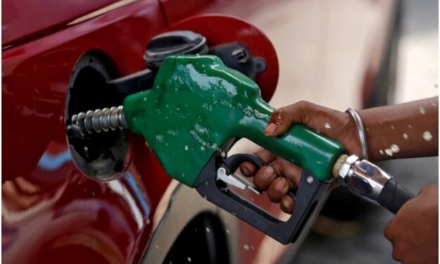 Petrol Diesel Price: पेट्रोल-डीजल के रेट हुए अपडेट, टंकी फुल करवाने से पहले चेक करें ताजा रेट