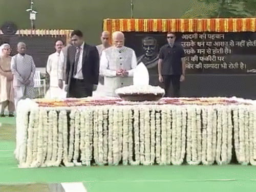 पूर्व पीएम अटल बिहारी वाजपेयी की 6वीं पुण्यतिथि:राष्ट्रपति मुर्मू, PM मोदी ने श्रद्धांजलि दी; शाह ब