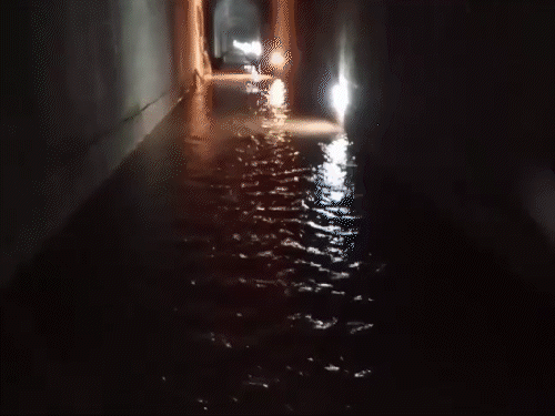 पहाड़ काटकर बनाई रेलवे सुरंग, 14 साल लग गए:कभी फंड की किल्लत, कभी बारिश बनी परेशानी, आधा ट्रैक जमीन से 7