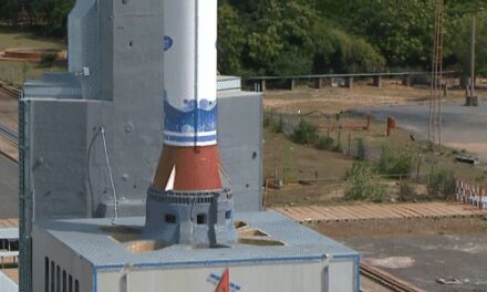 ISRO की EOS-08 सैटेलाइट लॉन्चिंग सफल:सबसे छोटे रॉकेट SSLV से भेजा गया; एक साल का यह मिशन आपदा का अलर्ट देगा