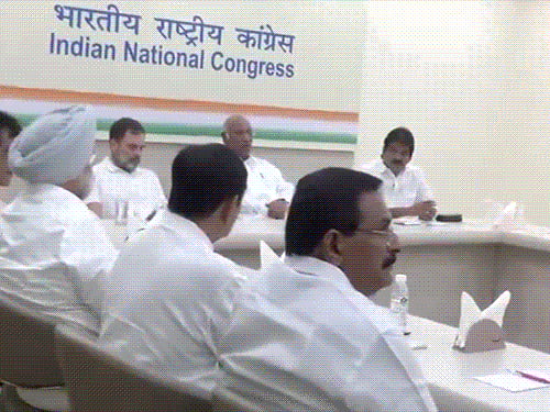 जम्मू-कश्मीर चुनाव को लेकर कांग्रेस की बैठक:कैंडिडेट की पहली लिस्ट और गठबंधन पर चर्चा, इलेक्शन स्