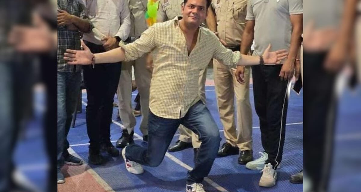 दिल्ली में सहकर्मी की विदाई पार्टी में पुलिसकर्मी ने किया जोरदार डांस, कुछ ही देर बाद मौत