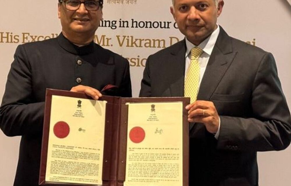 भास्कर अपडेट्स:मीनू मल्होत्रा यूके में नॉर्दनमोस्ट मेट्रोपॉलिटन न्यूकैसल के पहले ऑनररी काउं