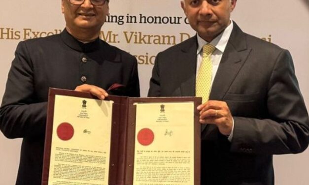 भास्कर अपडेट्स:मीनू मल्होत्रा ​​यूके में नॉर्दनमोस्ट मेट्रोपॉलिटन न्यूकैसल के पहले ऑनररी काउं