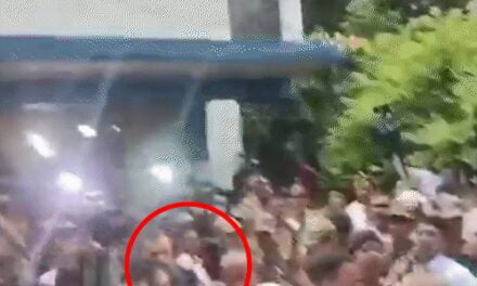 आरजी कर के पूर्व प्रिंसिपल को थप्पड़ मारने की कोशिश:लोगों ने चोर-चोर के नारे लगाए; घोष पर वित्तीय गड़