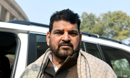 महाभारत के समय पांडवों ने द्रौपदी पर दांव लगाया था और अब…विनेश फोगाट मामले में बृजभूषण सिंह का बड