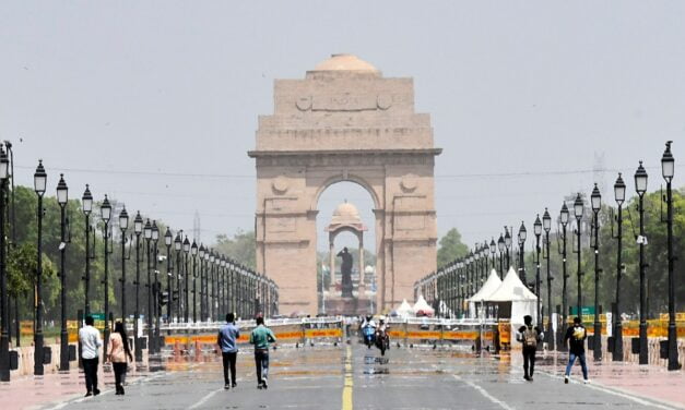 दिल्ली में बड़ी साजिश नाकाम, बाइकवाले के पास मिले 499 जिंदा कारतूस