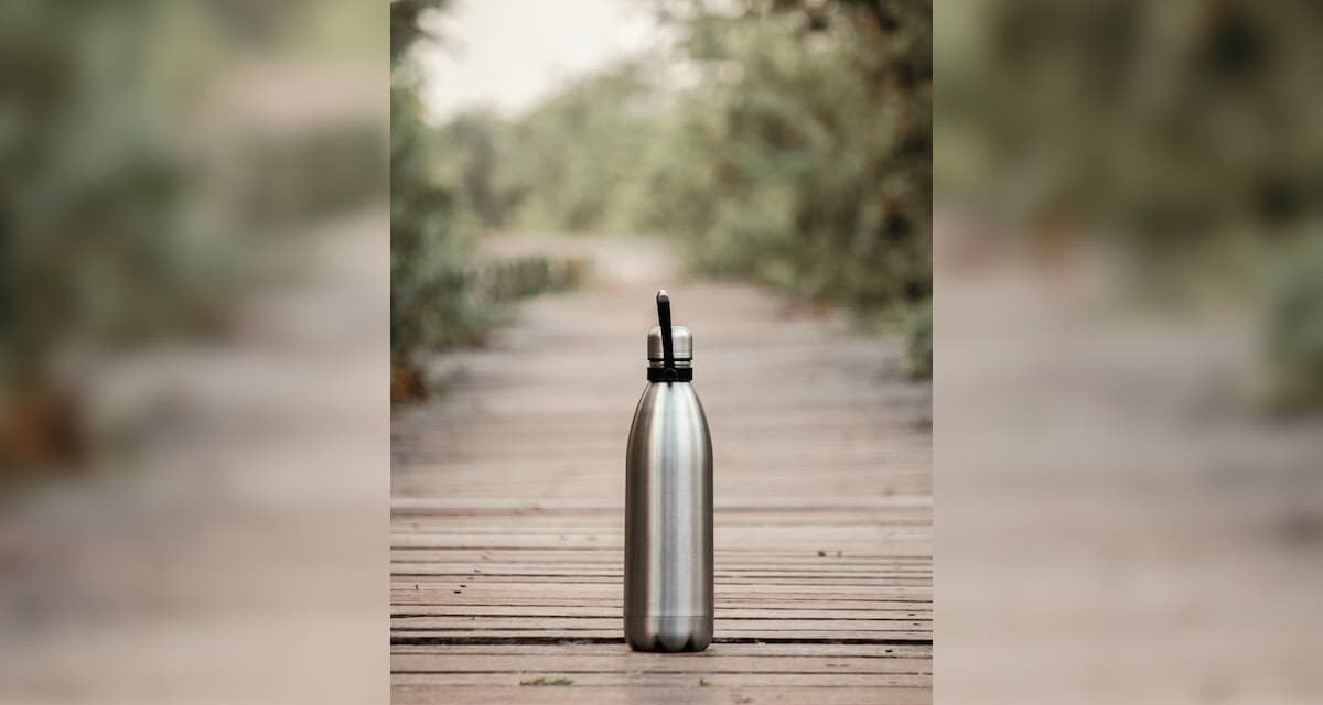 water bottle cleaning tips : Expert ने बताया पानी की बोतल साफ़ करने का सही तरीक़ा