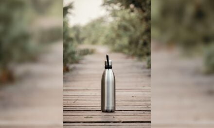 water bottle cleaning tips : Expert ने बताया पानी की बोतल साफ़ करने का सही तरीक़ा