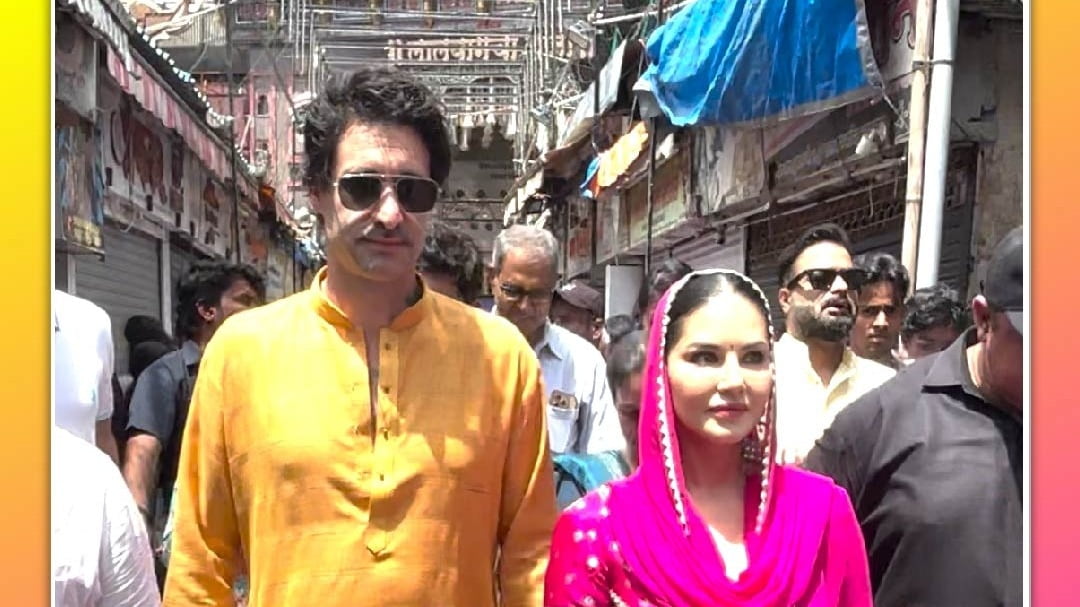 गणपति महोत्सव में दिखीं सनी लियोन, देखें…
