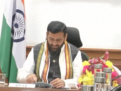 कल भंग हो सकती है हरियाणा विधानसभा:CM सैनी ने अर्जेंट कैबिनेट मीटिंग बुलाई; संवैधानिक संकट से बचने