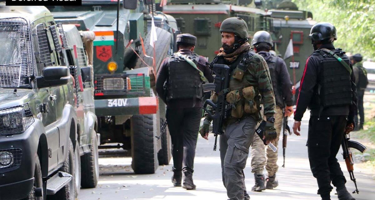 जम्मू-कश्मीर के कठुआ में दो आतंकवादी मारे गए; किश्तवाड़ में चार जवान घायल, मुठभेड़ जारी