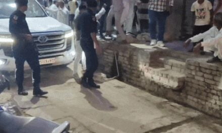 हरियाणा में BJP-JJP उम्मीदवारों का विरोध:दुष्यंत चौटाला की गाड़ी घेरी, बेदी से बहस, धानक को कहा-हमसे बदब