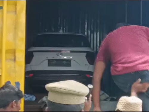 केरल में 90 मिनट में 3 लूट, फिल्मी फॉर्मूला अपनाया:डकैती में इस्तेमाल SUV कंटेनर में छिपाई, पुलिस ने 12 क