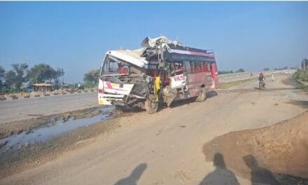 बिहार के सासाराम में बड़ा सड़क हादसा, 3 की मौत, 15 लोग घायल