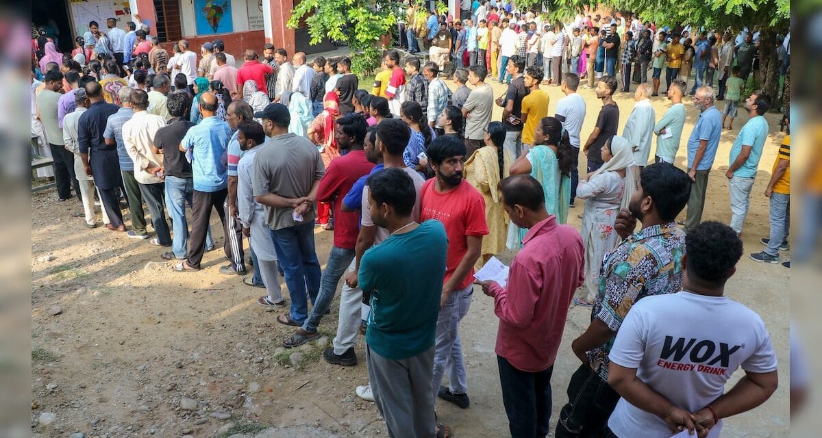 Jammu-Kashmir Elections Voting Live Updates: जम्मू-कश्मीर में तीसरे चरण का वोटिंग, 11 बजे तक 28.1 प्रतिशत मतदान