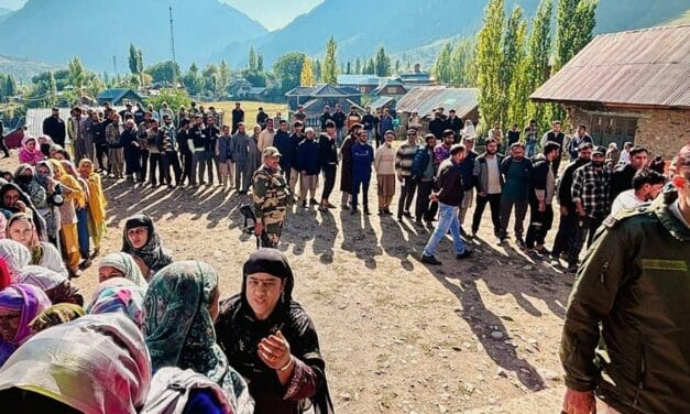 J-K: फाइनल फेज में बंपर वोटिंग ने तोड़ा लोकसभा चुनाव का रिकॉर्ड, सोपोर में 30 साल बाद इतना मतदान