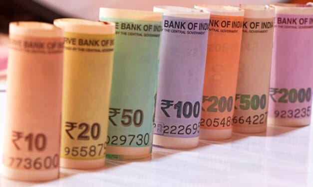 Dollar vs Rupee : रुपया शुरुआती कारोबार में 11 पैसे की गिरावट के साथ 83.93 प्रति डॉलर पर