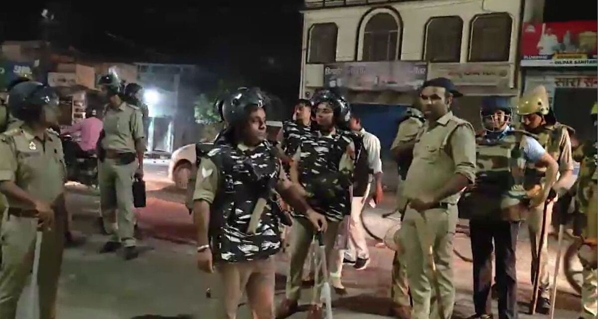 बुलंदशहर में जुम्मे की नमाज के बाद बवाल, यति नरसिंहानंद के खिलाफ मुस्लिम समाज ने की नारेबाजी