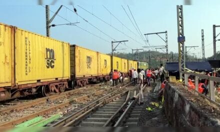 रायबरेली के लक्ष्मणपुर में मालगाड़ी सीमेंटेड स्लीपर से जा टकराई, साजिश की आशंका