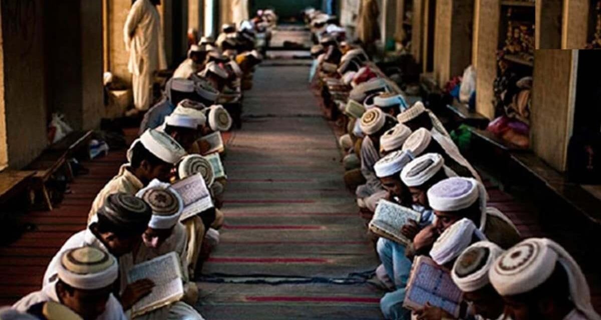 मदरसों को राज्य से मिलने वाला पैसा बंद हो, बाल आयोग की चिट्ठी से मचा हड़कंप
