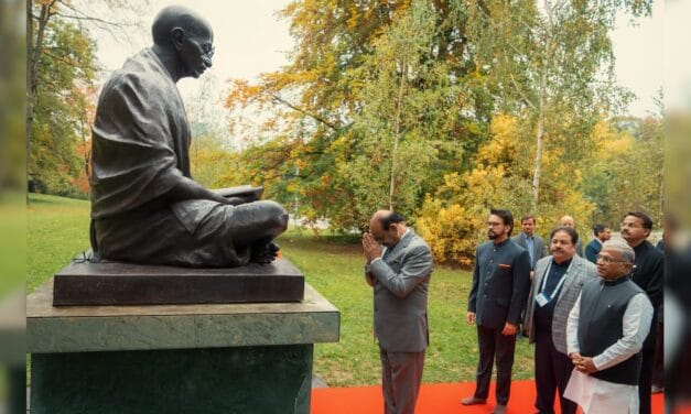 जिनेवा में ओम बिरला ने महात्मा गांधी को दी श्रद्धांजलि, कई देशों की संसद के पीठासीन अधिकारियों से