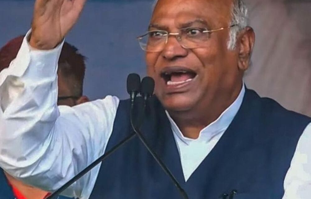 खड़गे के कथित फेसबुक पेज पर विवाद:भाजपा का आरोप