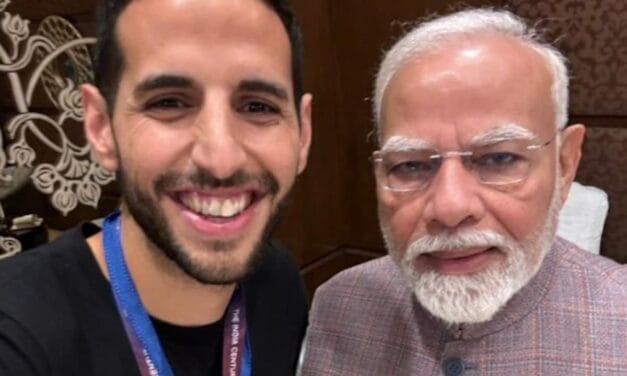 NDTV वर्ल्ड समिट में पीएम मोदी के साथ सेल्फी लेकर नैस डेली ने सोशल मीडिया पर लिखी ये बात