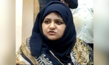 मुनव्वर राणा की बेटी को बहराइच जाने से रोका गया, हिंसा प्रभावित इलाकों में जा रही थीं सुमैया