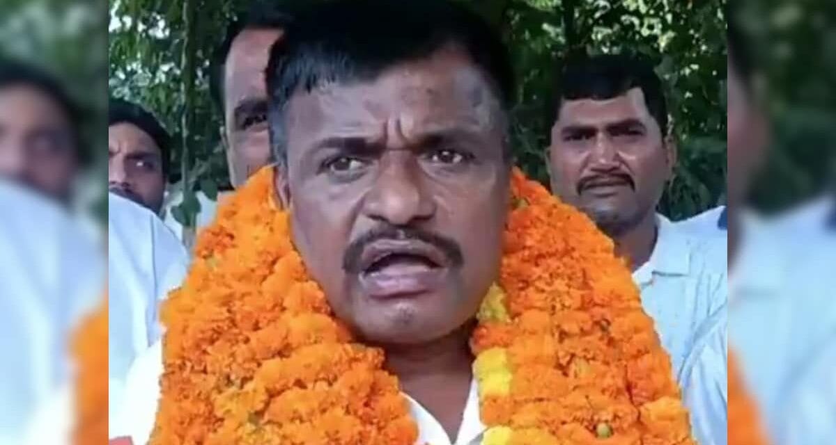 यूपी के फूलपुर में अखिलेश यादव के करीबी के खिलाफ चुनाव लड़ रहे कांग्रेस नेता के पीछे कौन?