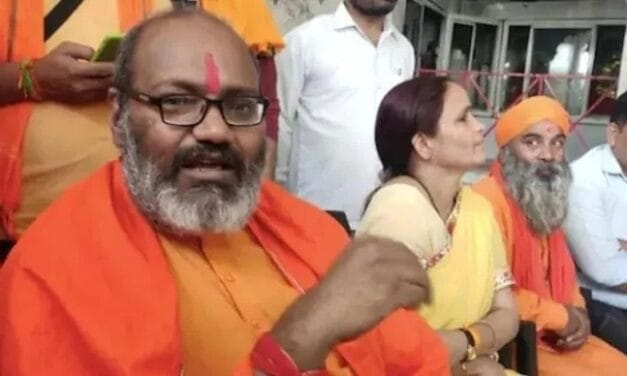 'योगी जी मुझे छुटकारा दिलाइए…' यति ने वीडियो जारी कर पुलिस पर लगाया नजरबंदी का आरोप