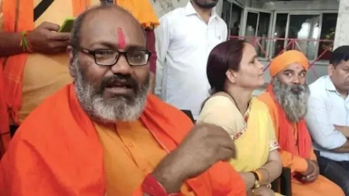 'योगी जी मुझे छुटकारा दिलाइए…' यति ने वीडियो जारी कर पुलिस पर लगाया नजरबंदी का आरोप