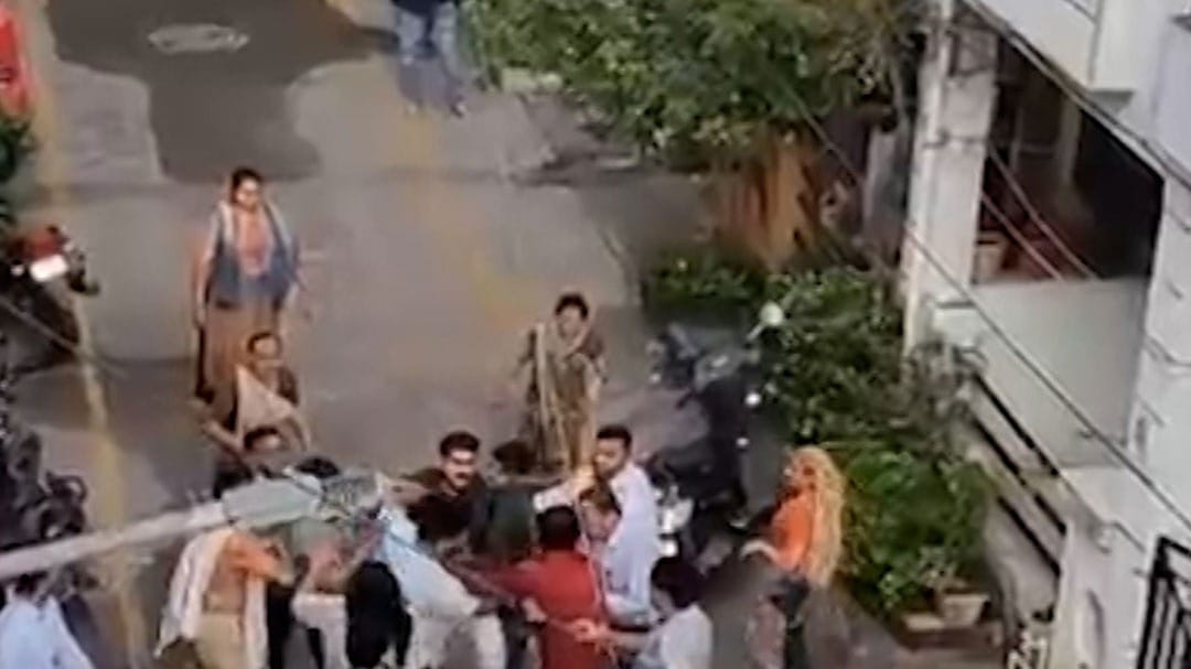 पार्किंग के लिए मारपीट, एक की मौत