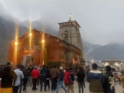 केदारनाथ धाम के कपाट कल सुबह 8:30 बजे बंद होंगे:विशेष पूजा होगी, बाबा की पंचमुखी डोली पहुंची, गंगोत्र