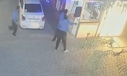 रिटायर्ड DSP के घर चाकू लेकर घुसी दो बहनें गिरफ्तार:हॉर्न बजाने से रोकने पर नाराज थीं; पुलिस से बचने