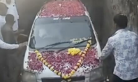 गुजरात में किसान ने कार को ‘समाधि’ क्यों दी?