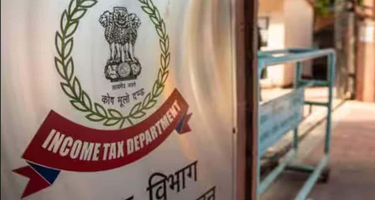 झारखंड:सीएम हेमंत सोरेन के सलाहाकार सुनील श्रीवास्तव के घर पड़े इनकम टैक्स के छापे