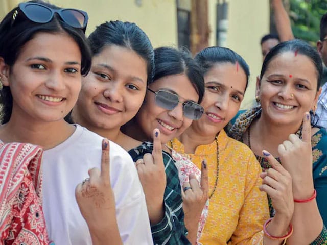महाराष्ट्र विधानसभा चुनाव 2024: मुंबईवाले सुस्त, गढ़चिरौली में चल रही बंपर वोटिंग, पढ़ें कहां कितना