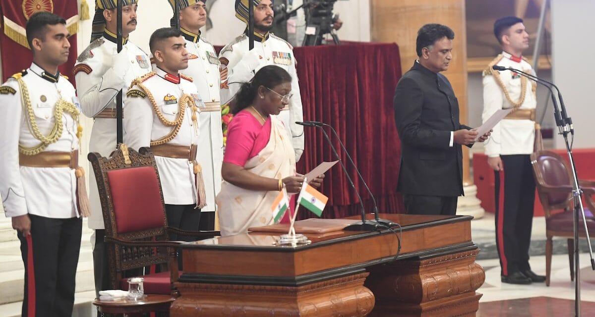 के. संजय मूर्ति बने नए CAG, राष्ट्रपति द्रौपदी मुर्मू ने दिलाई शपथ