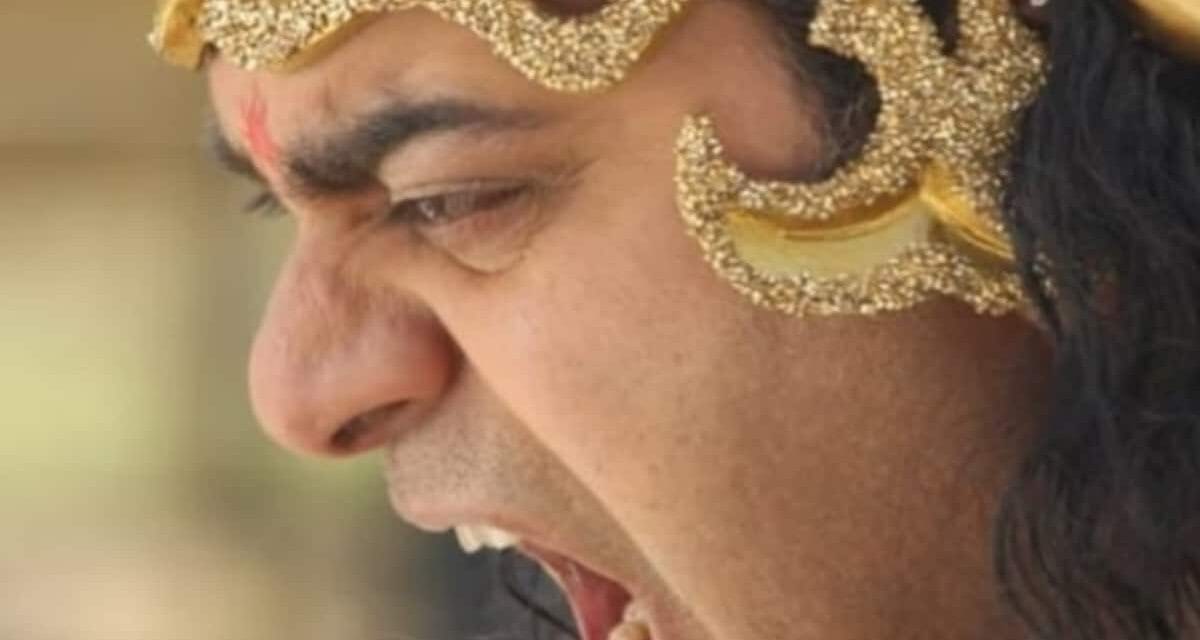 पैर छूने की आदत की वजह से सेट से निकाला गया था ये एक्टर, बाद में इसी आदत की वजह से…