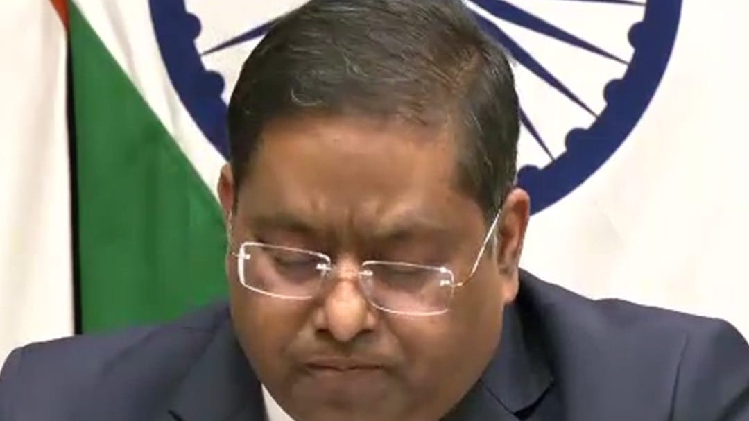 बांग्लादेश में हिंदुओं पर हमले को लेकर क्या बोली मोदी सरकार?