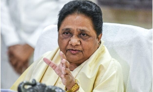बसपा नेता ने सपाई को समधी बनाया तो बहन जी ने नेताजी को हाथी से उतार दिया
